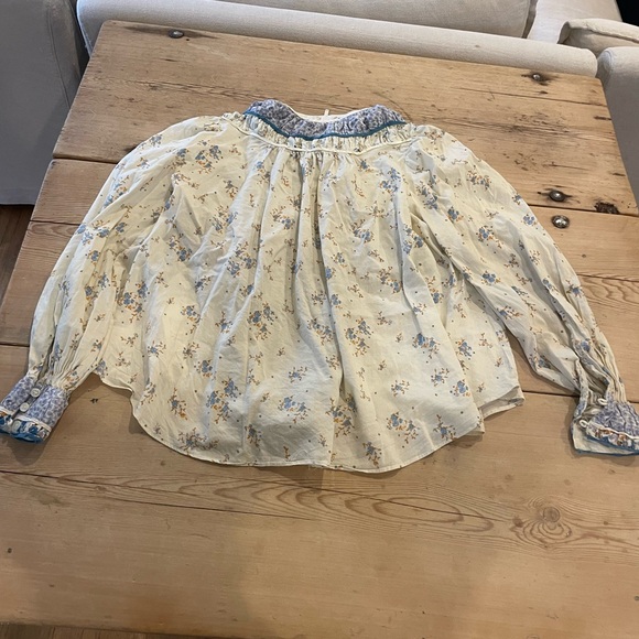 Floral blue and white peasant blouse Free People size small - Picture 5 of 6